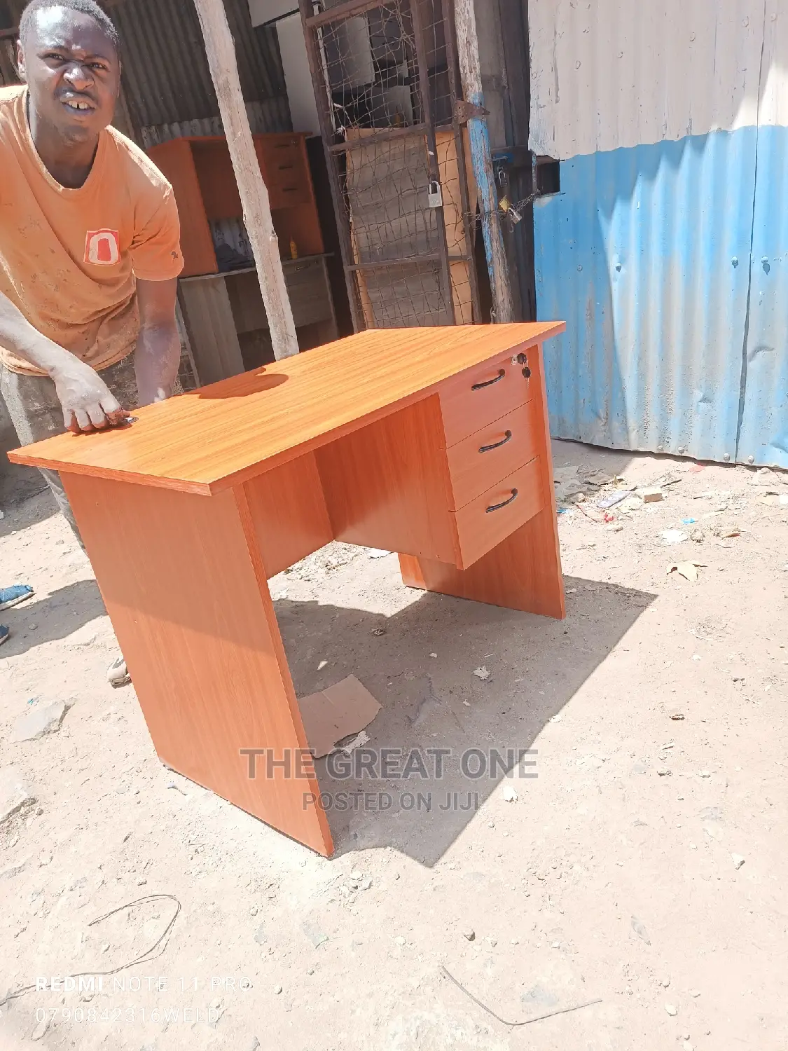 Office Desk: Office Table