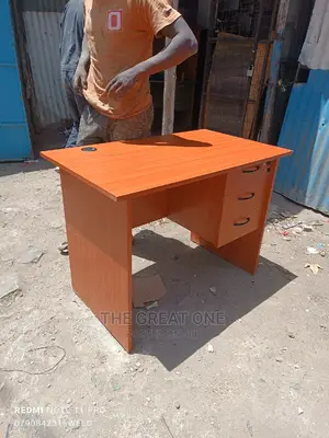 Office Desk: Office Table