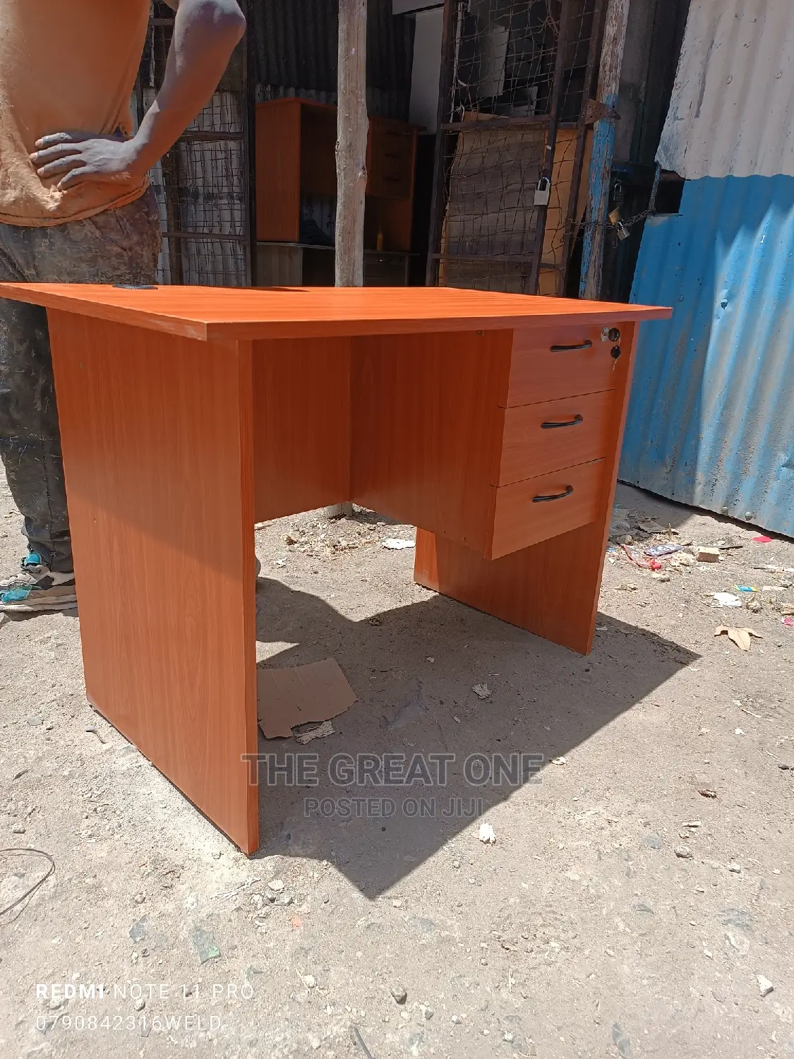 Office Desk: Office Table