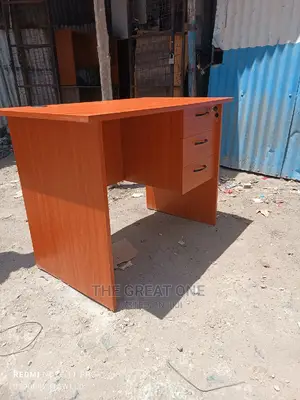 Office Desk: Office Table
