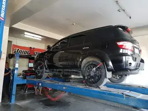 G300 Wheel Alignment Machine
