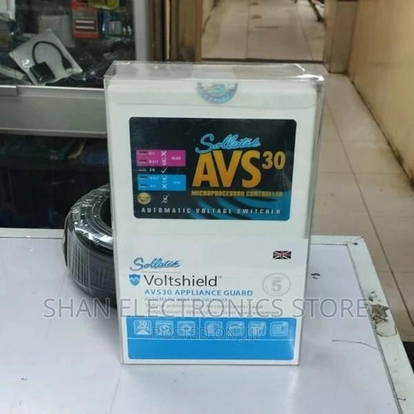 Futuristic Avs 30 Power Stabilizer - main view