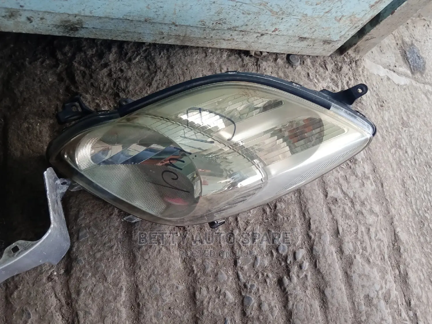 Vitz 2008 Headlight