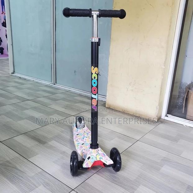 Scooter for Kids With Graphiti - main view