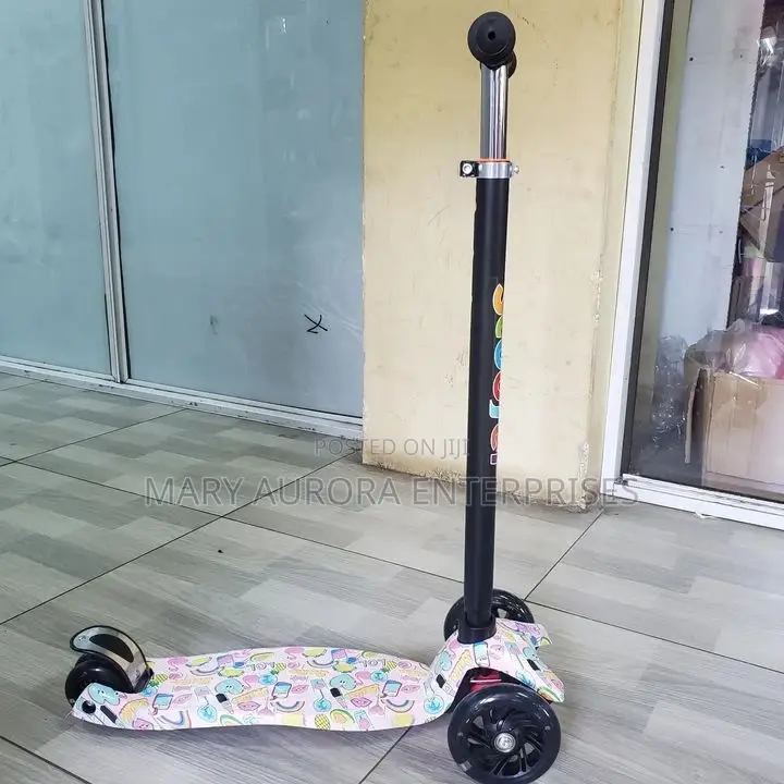 Scooter for Kids With Graphiti
