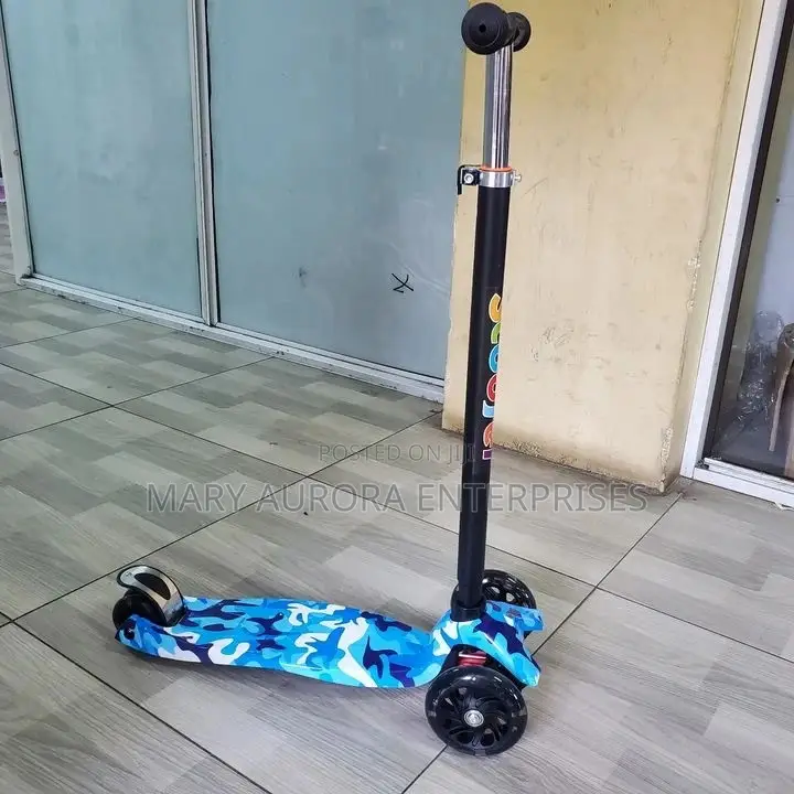 Scooter for Kids With Graphiti