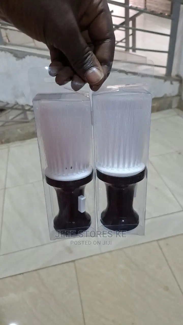 White Bristles Powder Brush