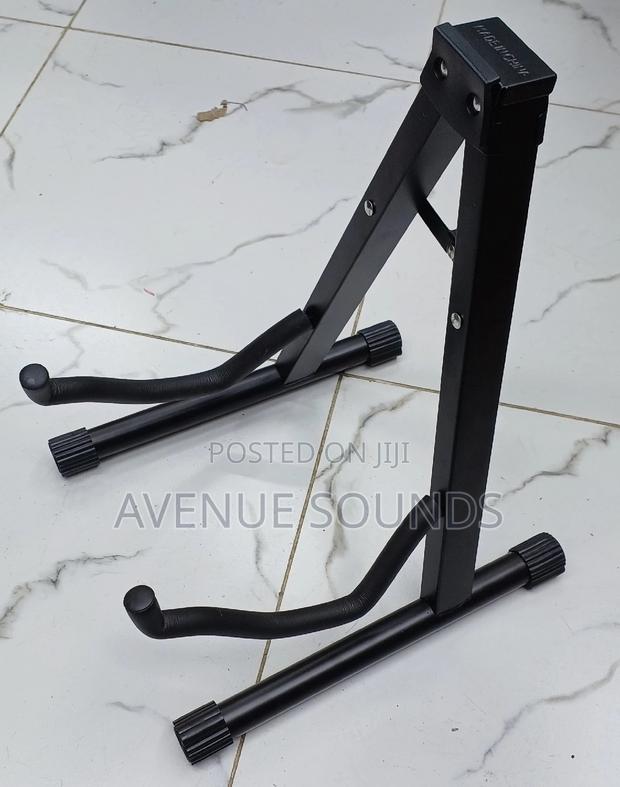 Guitar Stand - main view