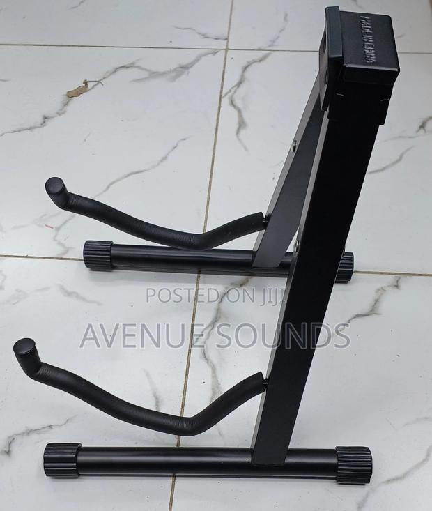 Guitar Stand - thumbnail 4