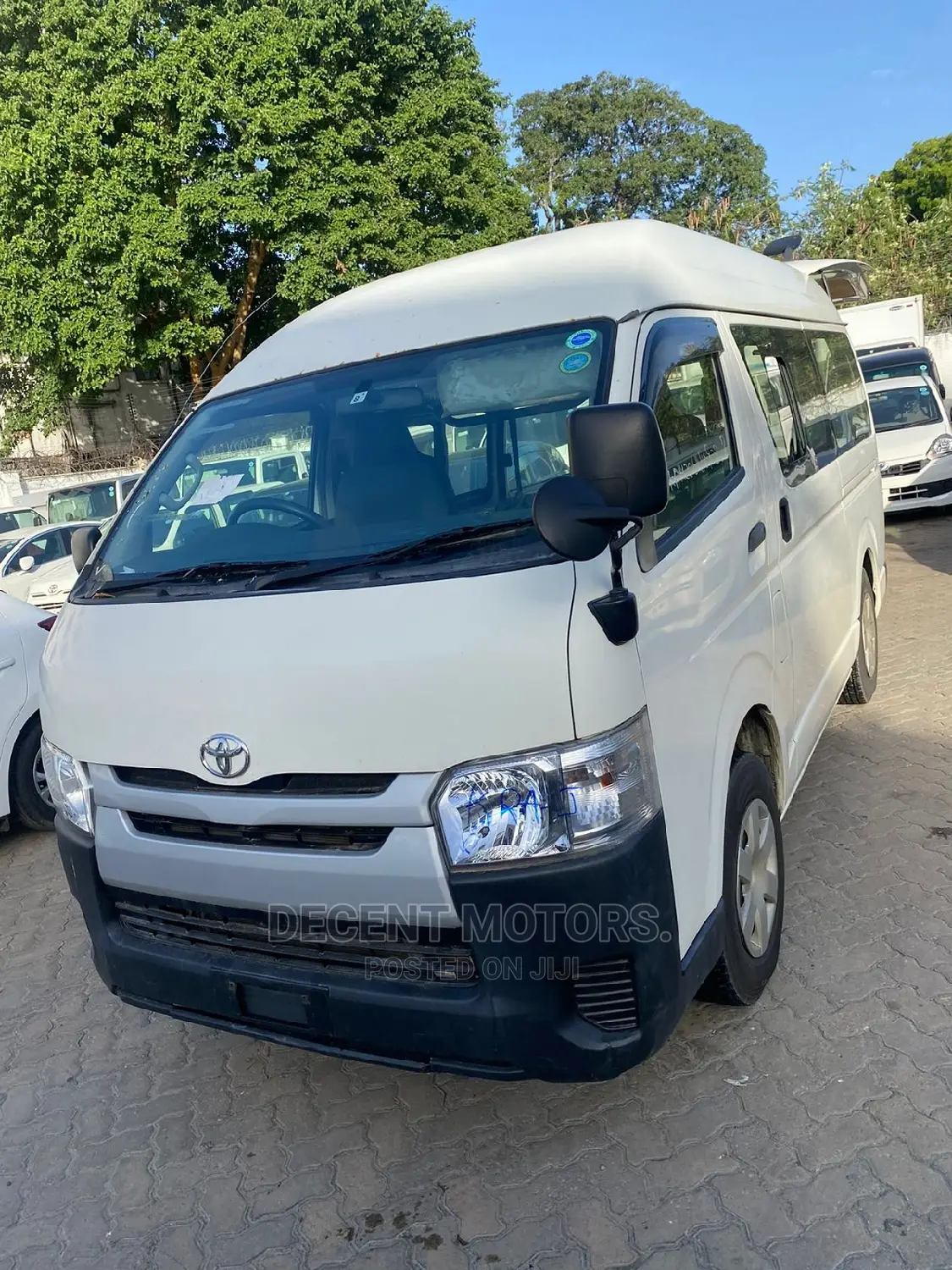 Toyota HiAce 2016 White