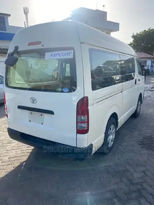 Toyota HiAce 2016 White