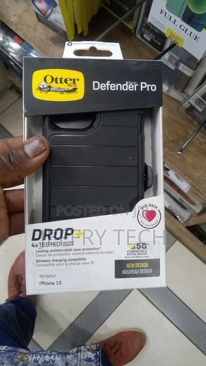 Otterbox - Defenderpro Hard Shell for Apple iPhone 13 - thumbnail 2