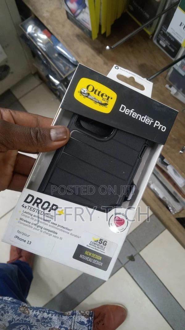 Otterbox - Defenderpro Hard Shell for Apple iPhone 13 - thumbnail 3