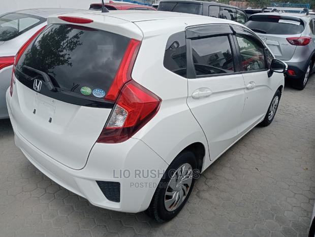 Honda Fit 2015 White - thumbnail 5