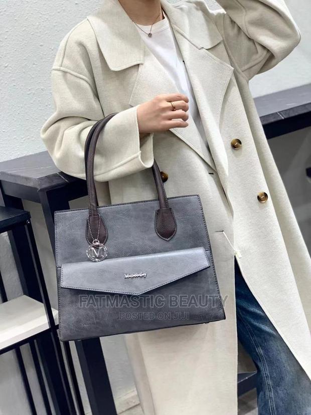 Classy Handbag - thumbnail 2