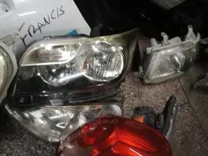 Toyota Rumion Headlight.
