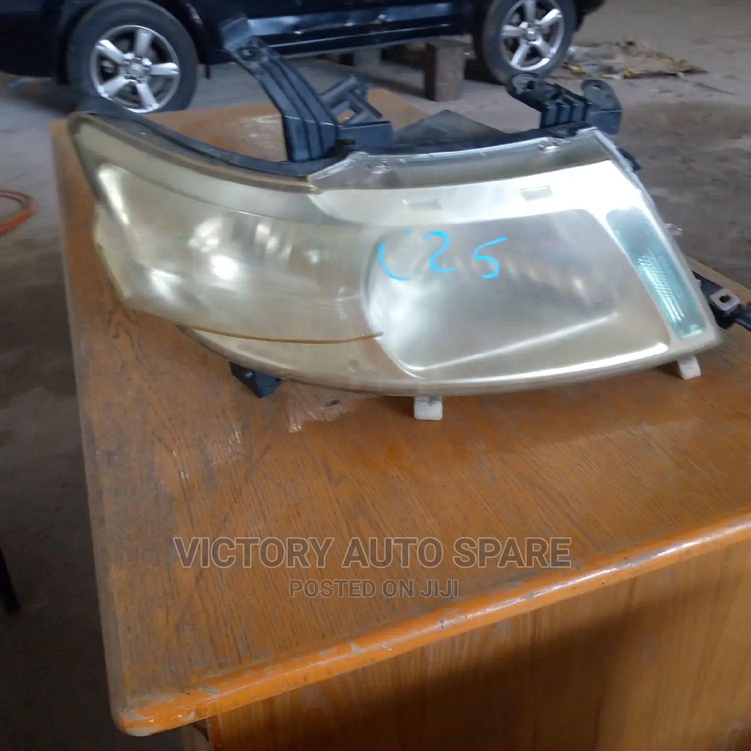 Serena C25 Headlight