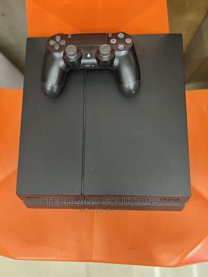 Sony Playstation 4 Standard - main view