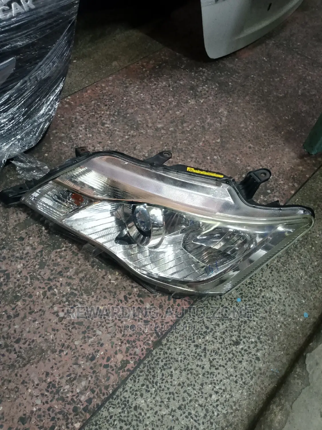 Fielder 161 Xenon Clear Headlight.
