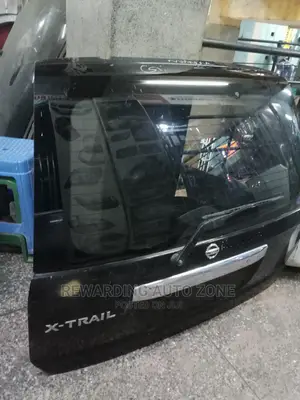 X Trail 2005 Tailgate.