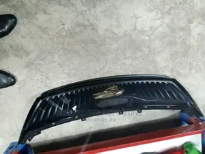 Harrier 2012 Center Grille.