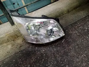 Noah 2008 Xenon Headlight.
