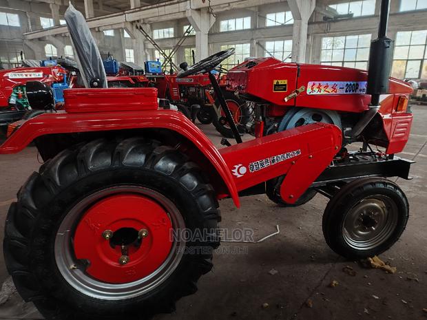 Farm Tractor - thumbnail 3