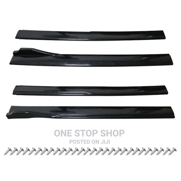 Car Fitted With a Black Side Skirt (Universal Adjustable) - thumbnail 2