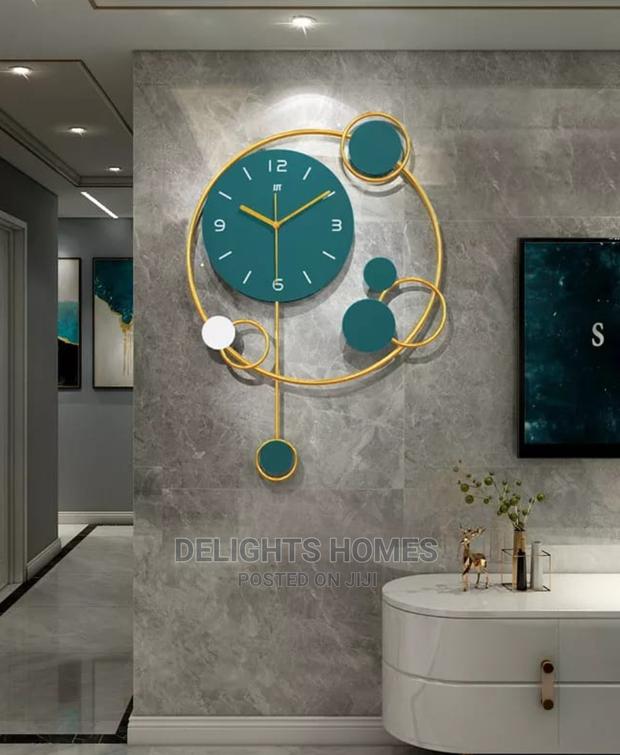 Vintage Quartz Wall Clock