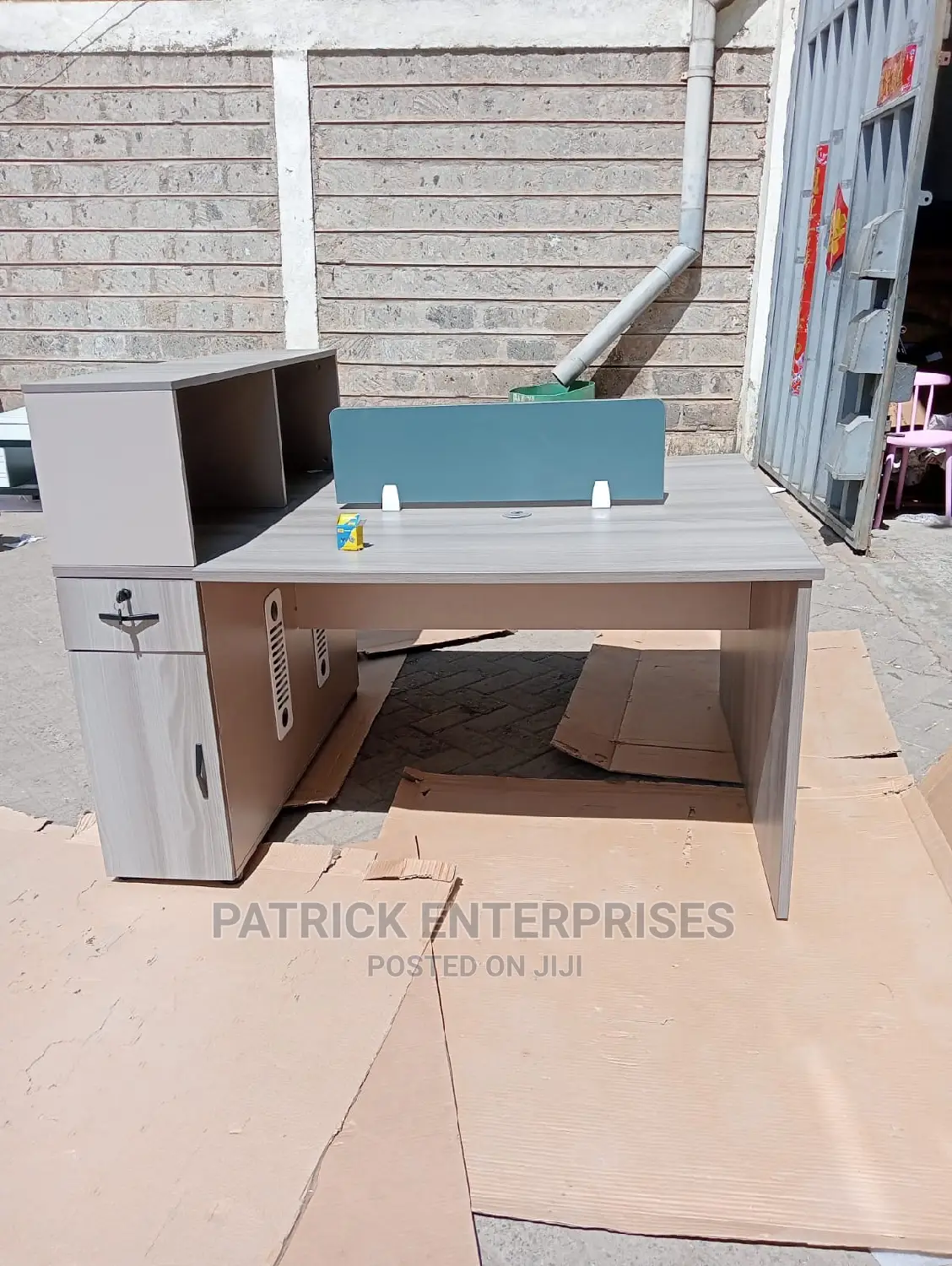 Executive Imported Morden Two Way Workstation