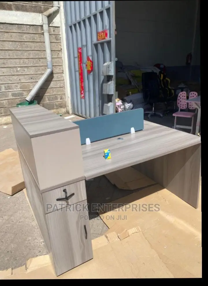 Executive Imported Morden Two Way Workstation