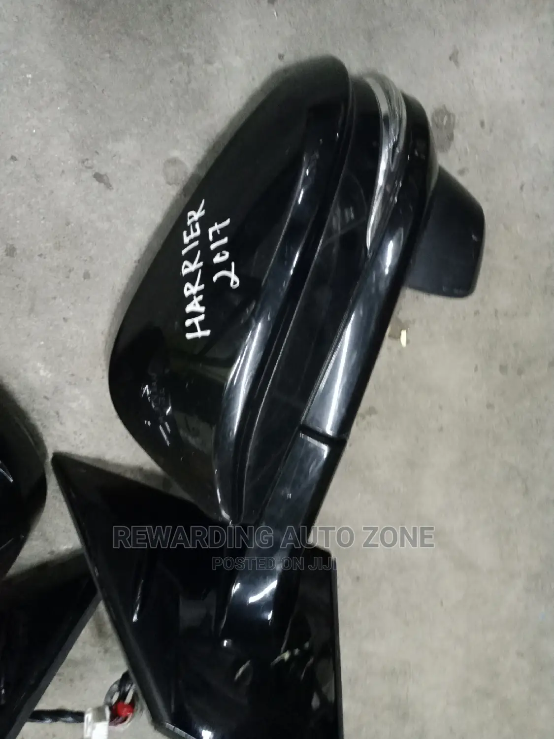Harrier New Model Side Mirror 2015 Model.