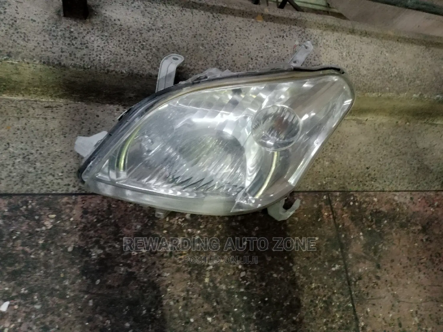 Toyota Raum Headlight.2006 2008 Model.