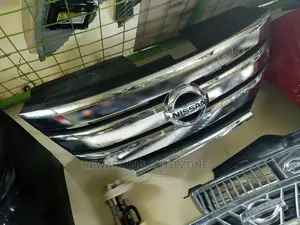 Nissan Serena 2012 Grille.