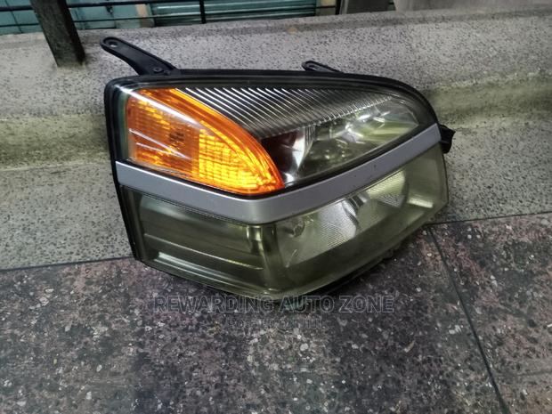 Voxy 2003 Headlight Xenon.