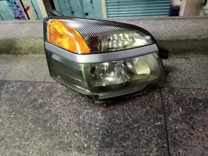 Voxy 2003 Headlight Xenon.