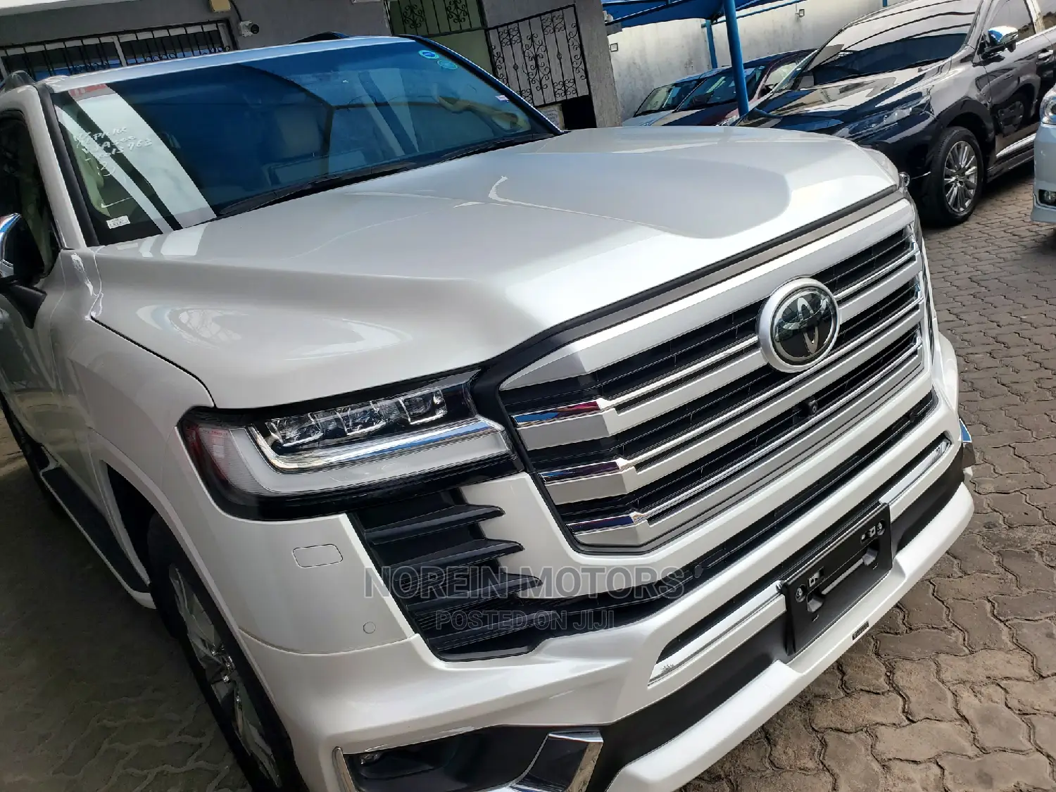 Toyota Land Cruiser 2023 Pearl
