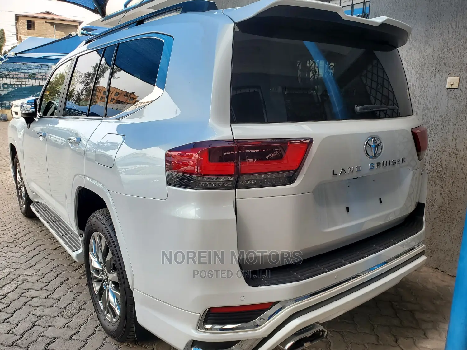 Toyota Land Cruiser 2023 Pearl