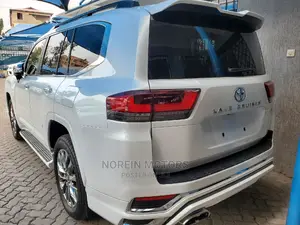 Toyota Land Cruiser 2023 Pearl