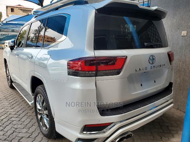 Toyota Land Cruiser 2023 Pearl - thumbnail 4