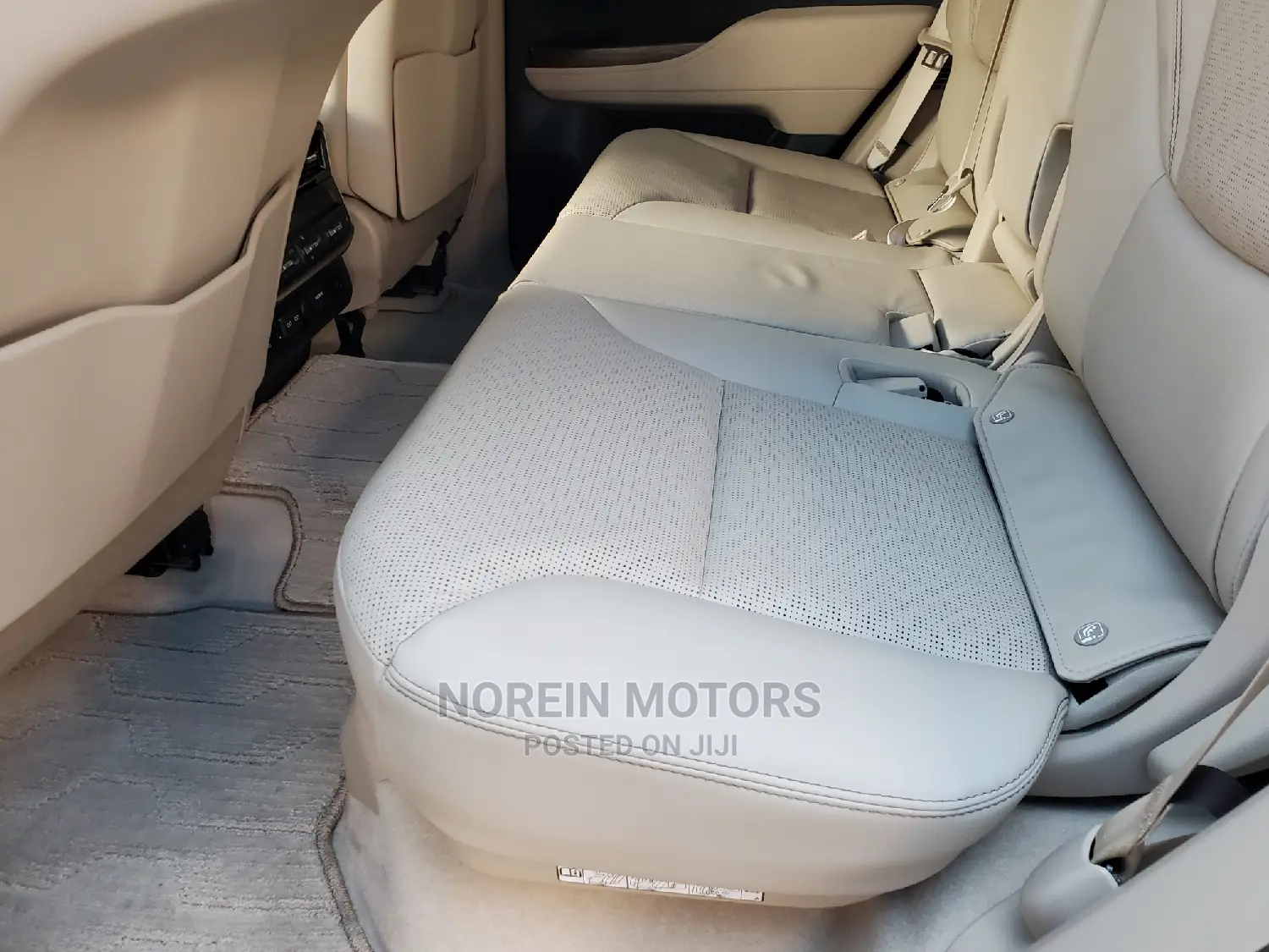 Toyota Land Cruiser 2023 Pearl