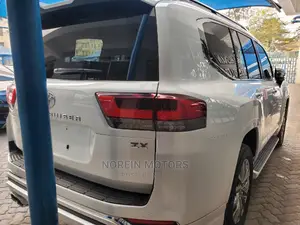 Toyota Land Cruiser 2023 Pearl