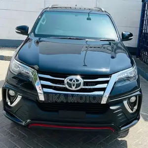 Toyota Fortuner 2016 Black