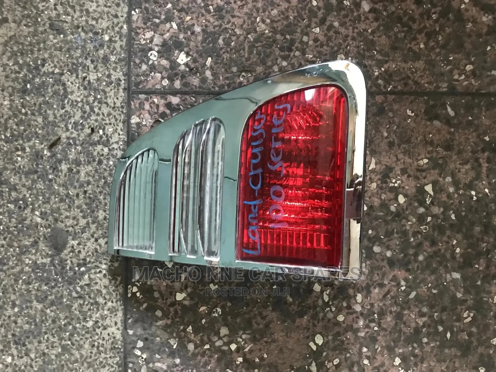 Toyota Land Cruiser V8 100 Series Bootlight