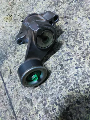 Tensioner 1tr,2tr Hiace Available.
