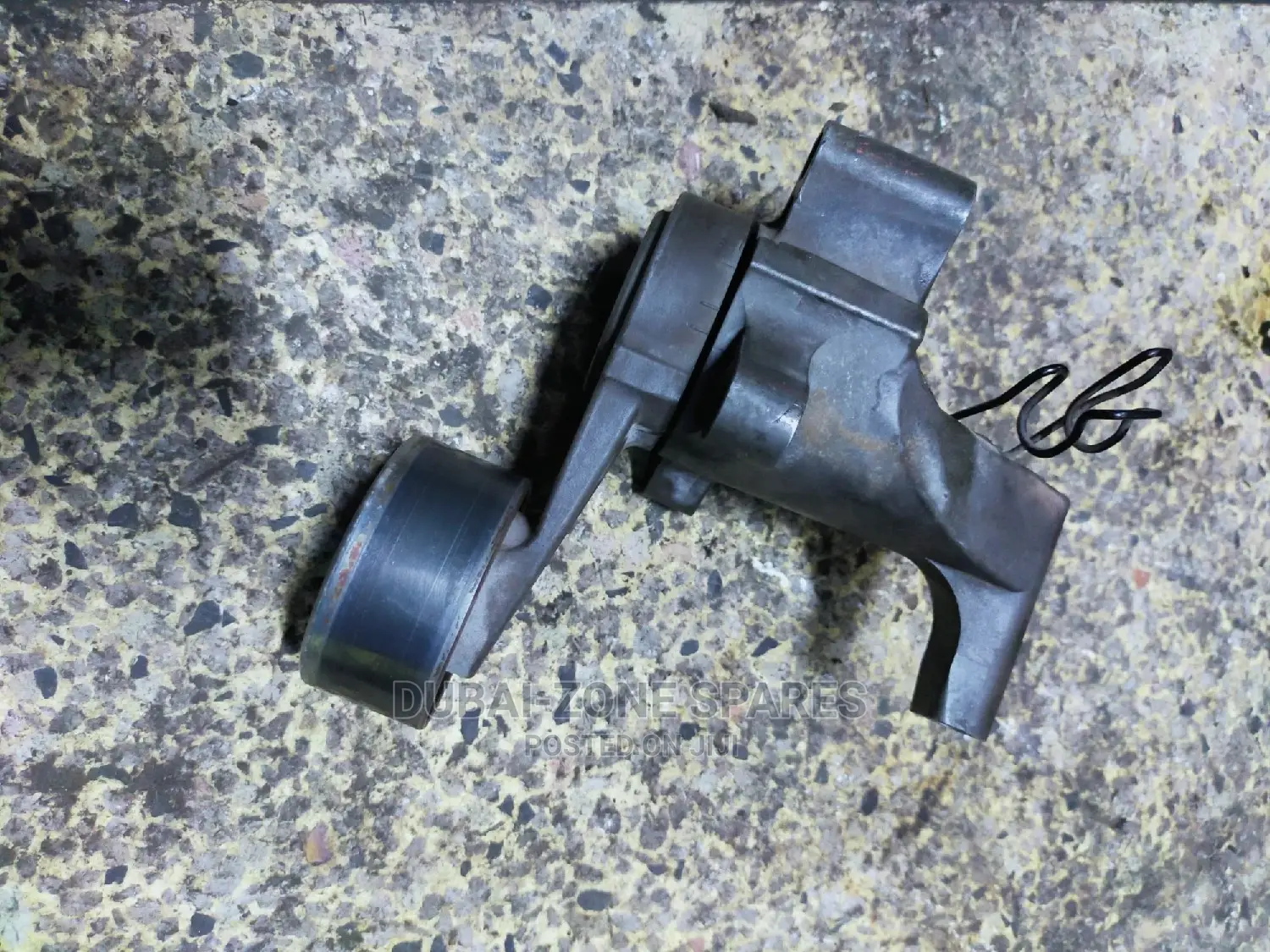 Tensioner 1tr,2tr Hiace Available.