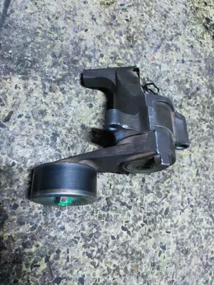 Tensioner 1tr,2tr Hiace Available.
