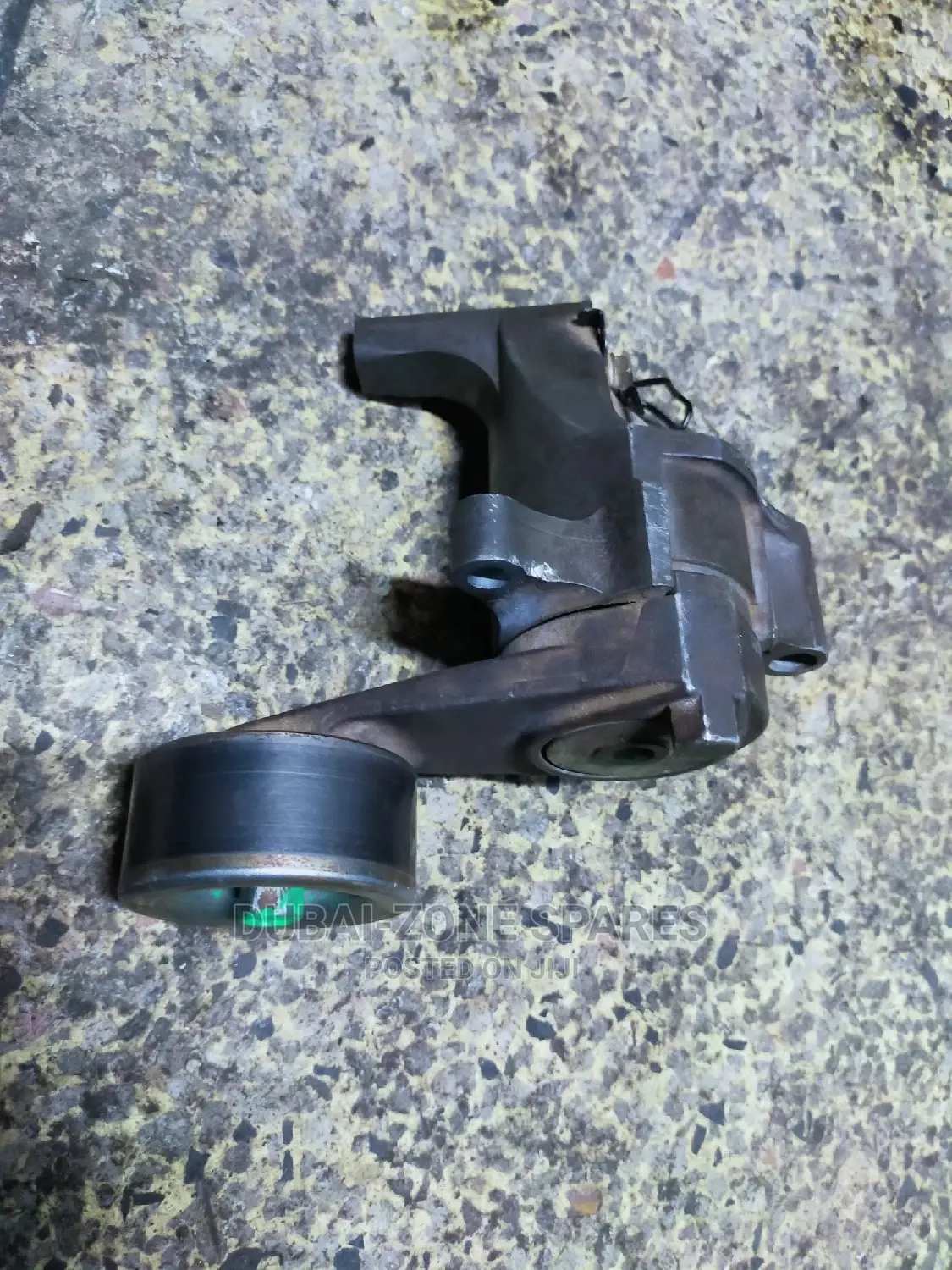 Tensioner 1tr,2tr Hiace Available.