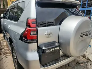 Toyota Land Cruiser Prado 2014 Silver