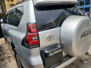 Toyota Land Cruiser Prado 2014 Silver